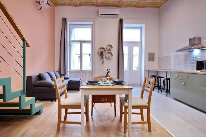 Canga Downtown Studio For 6Ppl, Balcony, Projector Budapesta 0*,